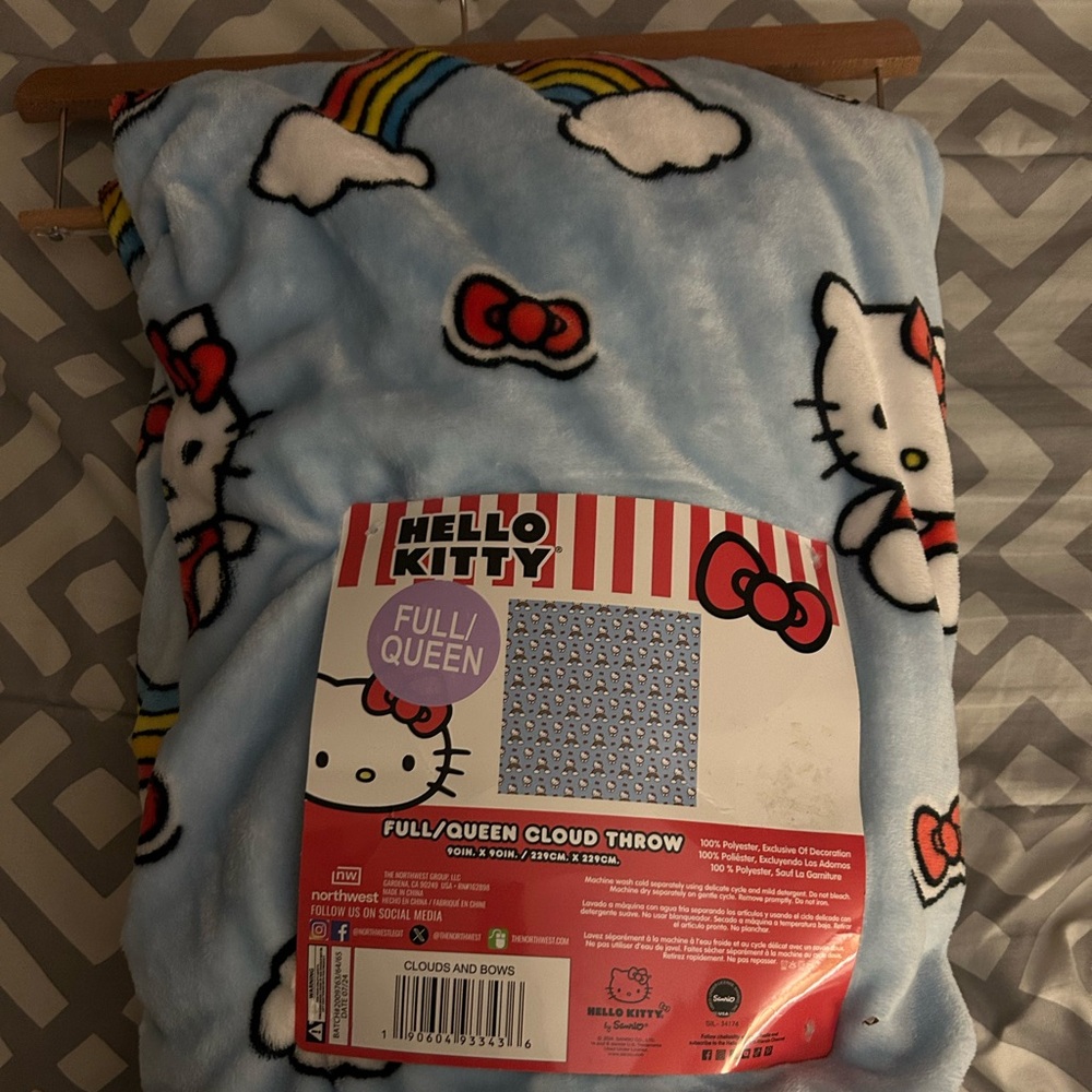 Queen size hello kitty plush blanket